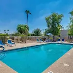 Casa Camelback Only 10Min Walk To Oldtown W Pool, Patio, Smoker, Ping Pong Table