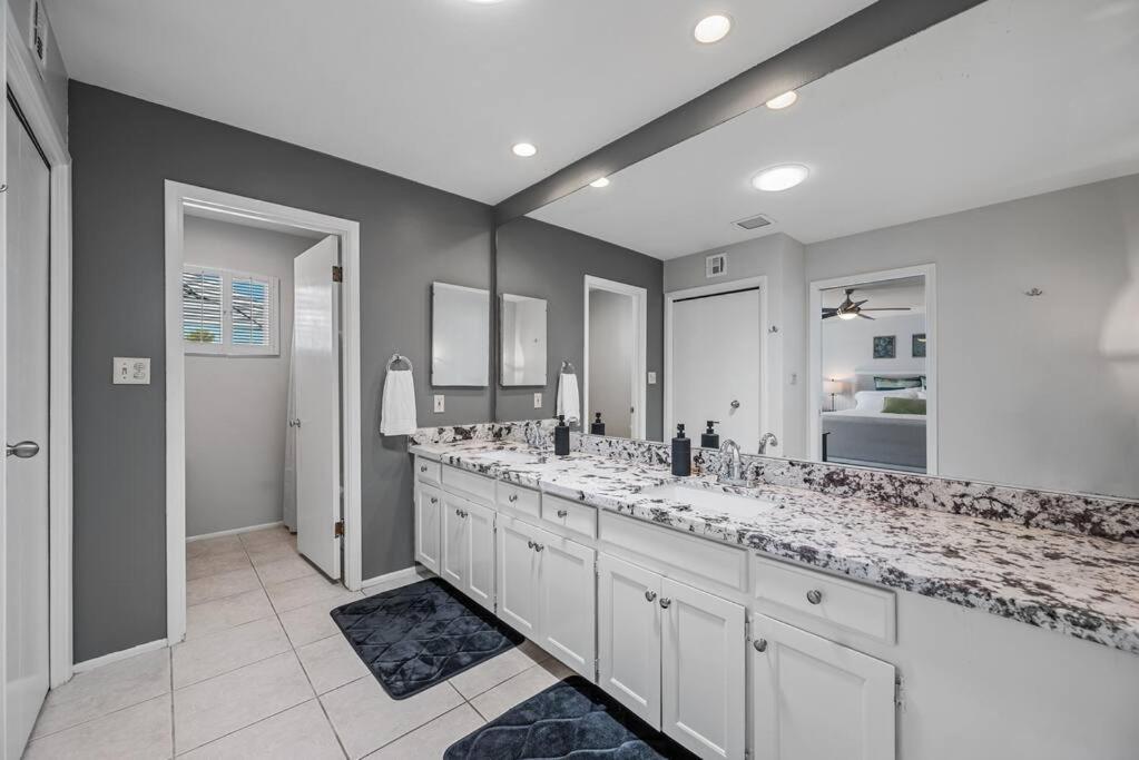 Casa Camelback Only 10min Walk To Oldtown W Pool, Patio, Smoker, Ping Pong Table *