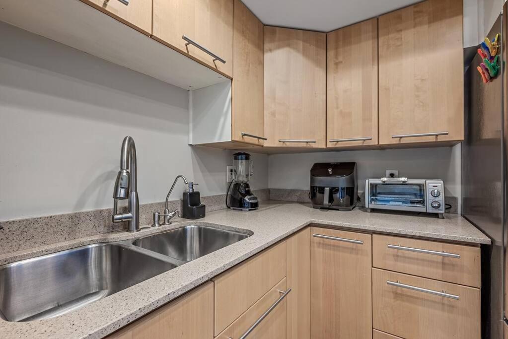 Casa Camelback Only 10min Walk To Oldtown W Pool, Patio, Smoker, Ping Pong Table