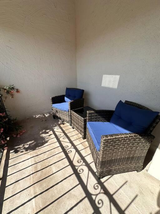 Casa Camelback Only 10min Walk To Oldtown W Pool, Patio, Smoker, Ping Pong Table Holiday home Scottsdale